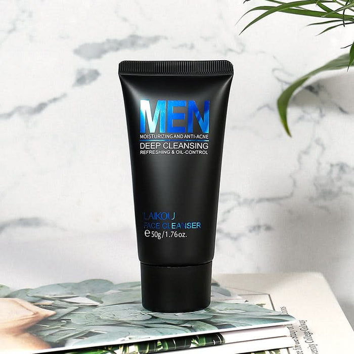 Men's Facial Skincare Scrub Cleanser